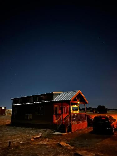 Valle Ski Chalet | 036 Tiny Home nr Grand Canyon South Rim Sleeps 8 - Full Kitchen