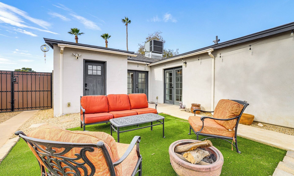 Fairview Place House | 1 Mi to Grand Ave: Modern Home w/Spacious Yard!