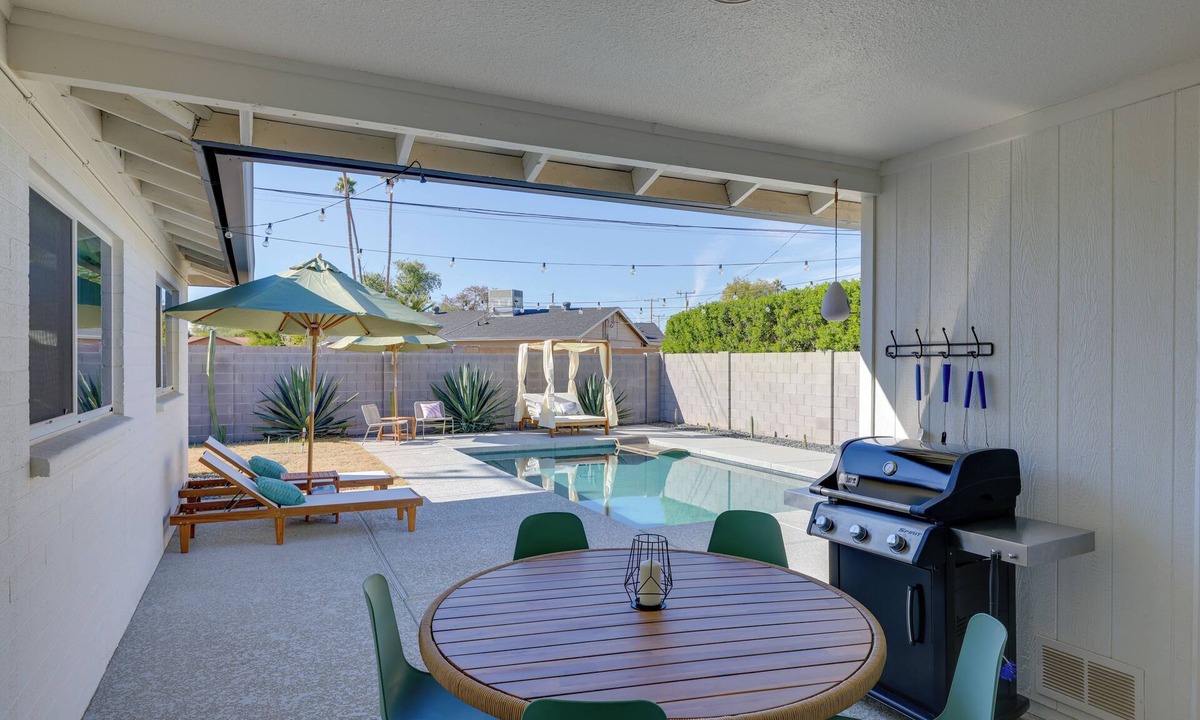Southwest Village House | 1 Mi to Old Town: Family Home w/Pool & Patio