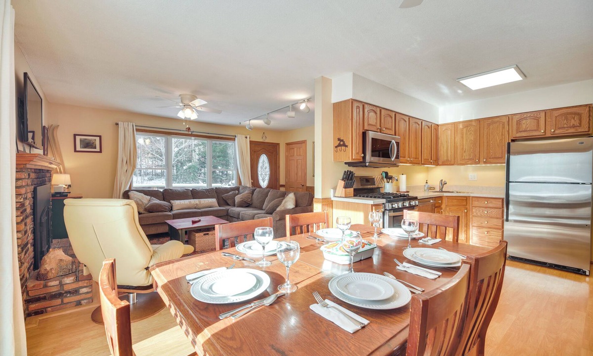 Waitsfield House | 1 Mi to Sugarbush Resort: Dog-Friendly Home!