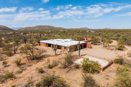 Florence House | 10-Acre Desert Oasis w/Expansive Patio in Tucson!