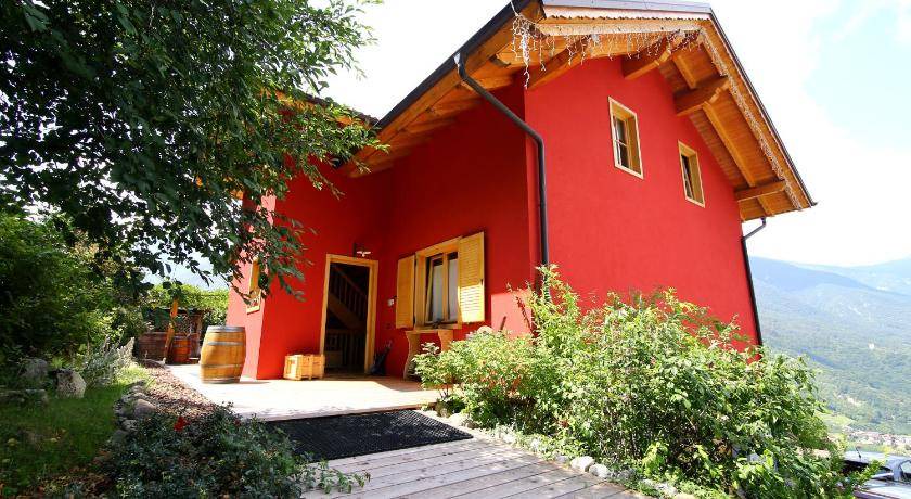 Spormaggiore Bed & Breakfast | 100 m² Bed and breakfast ∙ 3 bedrooms ∙ 8 guests