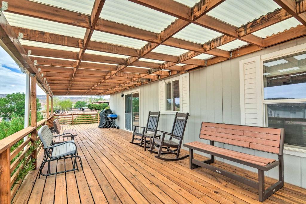 Big Water House | 13 Mi to Lake Powell: Mtn-View Home w/Deck & BBQ