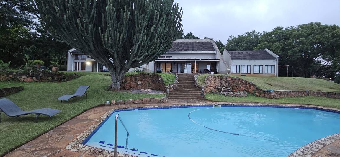 Waterfall House | 130 m² House ∙ 2 bedrooms ∙ 4 guests