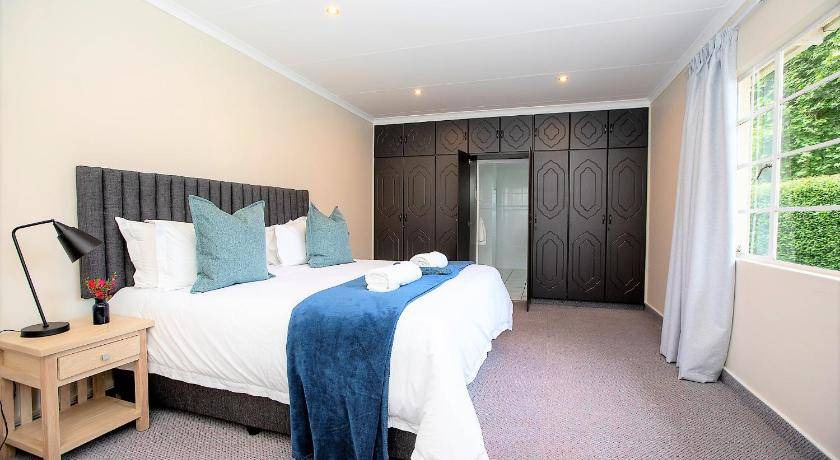 Nottingham Road House | 150 m² House ∙ 4 bedrooms ∙ 8 guests