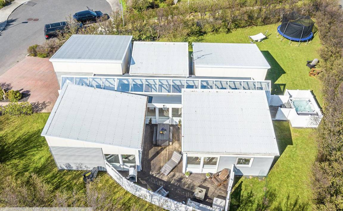 Alftanes House | 195 m² House ∙ 5 bedrooms ∙ 8 guests