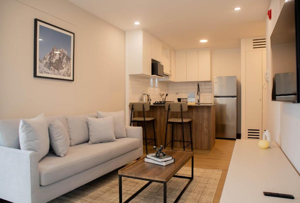 Santa Cruz Apartment | 1BR Apartment near Malecon in Miraflores by Wynwood House