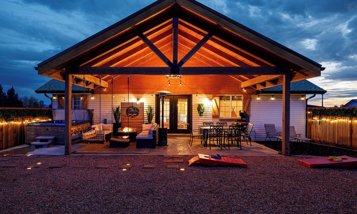 Kanab House | 2 Bedroom Near Zion Bryce Wave: Hot Tub, Dining/Patio & Games - Red Rock Views!