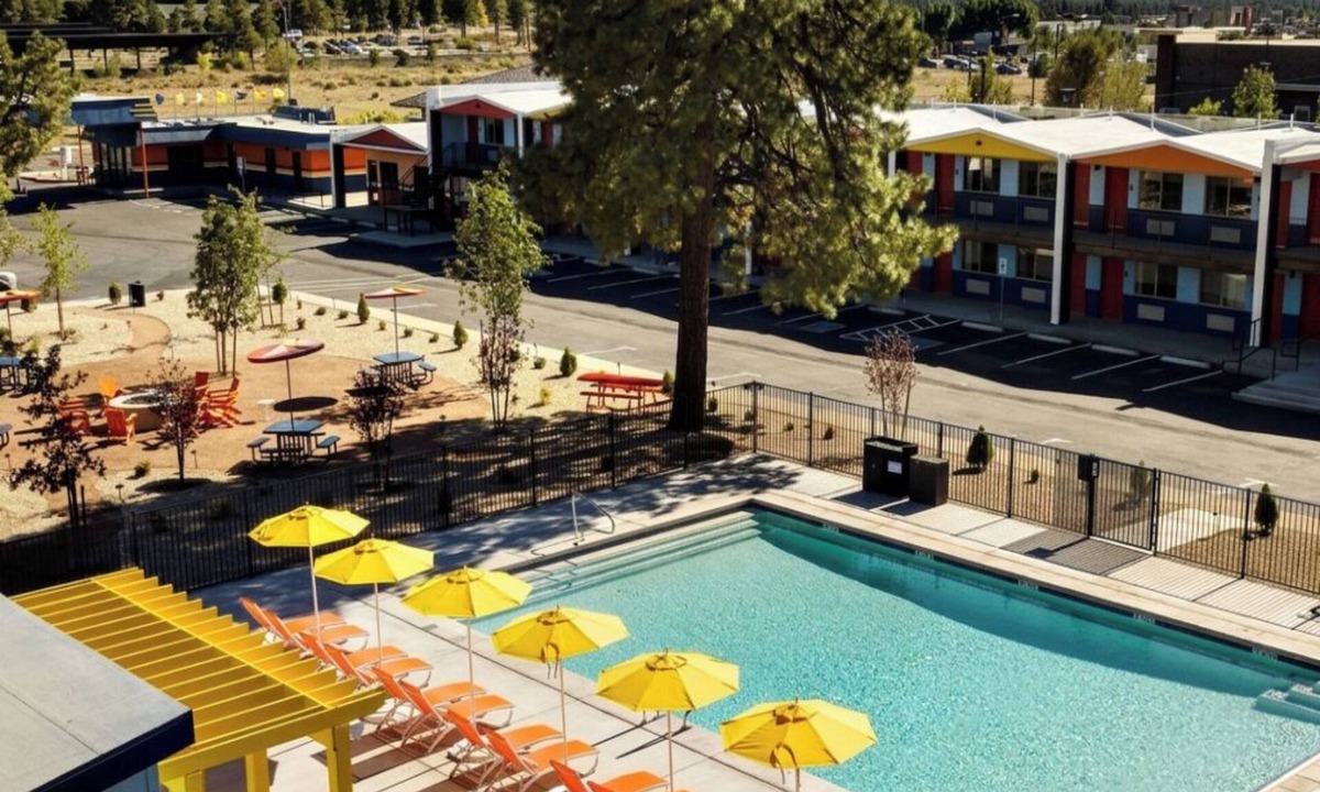 Flagstaff Hotel | 2 Family-Friendly Comfort in the Heart of Flagstaff | Pets Allowed & Pool Access