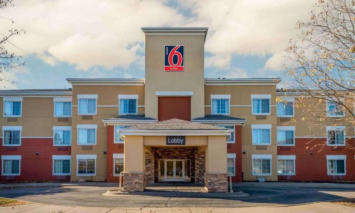 Eagan Apartment | 2 Full Beds | Non-Smoking, Kitchen