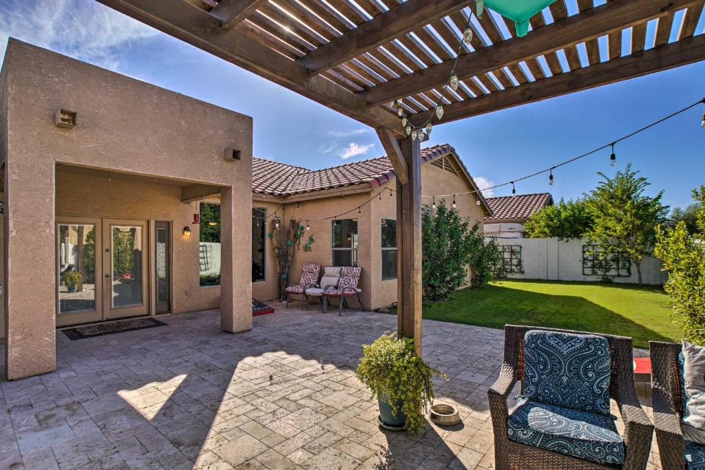 South Mountain House | 2 Mi to South Mtn Park! Snowbird Retreat w/Patio