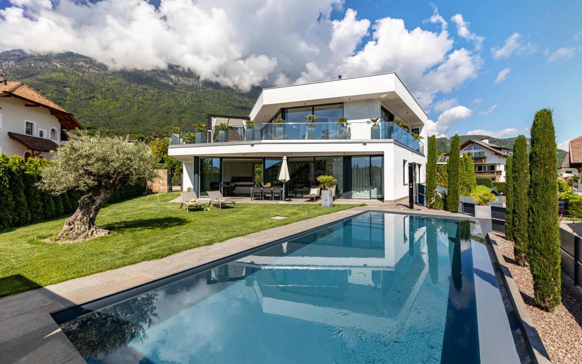 Appiano Sulla Strada del Vino Villa | 240 m² Villa ∙ 4 bedrooms ∙ 8 guests