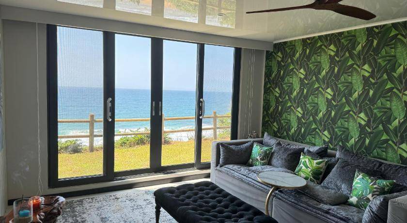 Sheffield Beach House | 250 m² House ∙ 3 bedrooms ∙ 6 guests