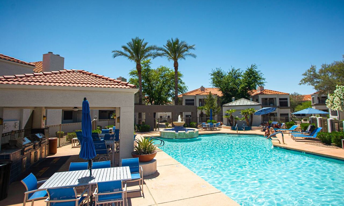 Central Scottsdale Condo | 2BR Scottsdale Ground Floor Condo w Pool, Hot Tub, Close to Mayo!
