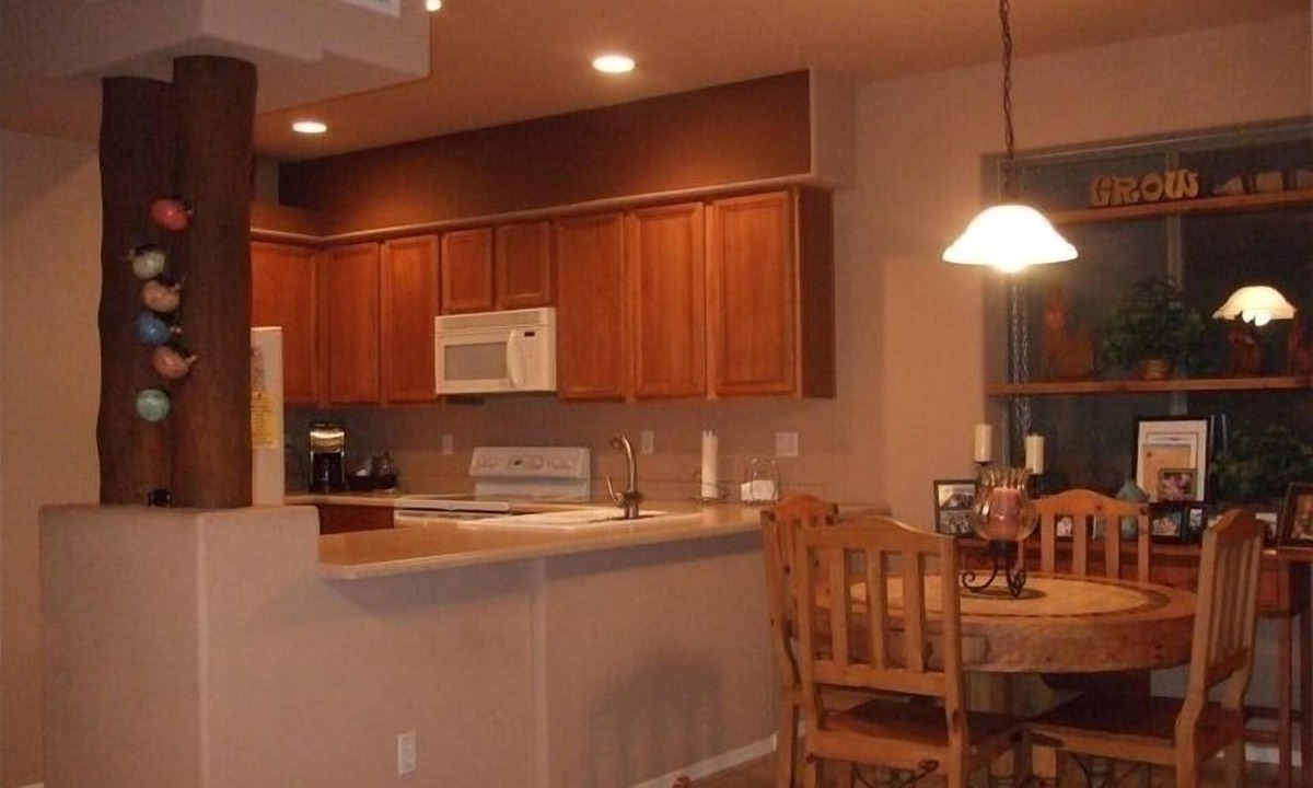 Fountain Hills House | 3 Bed 2.5 Bath Townhouse - 2 Blocks from Downtown F. H. ~ new paint and floors