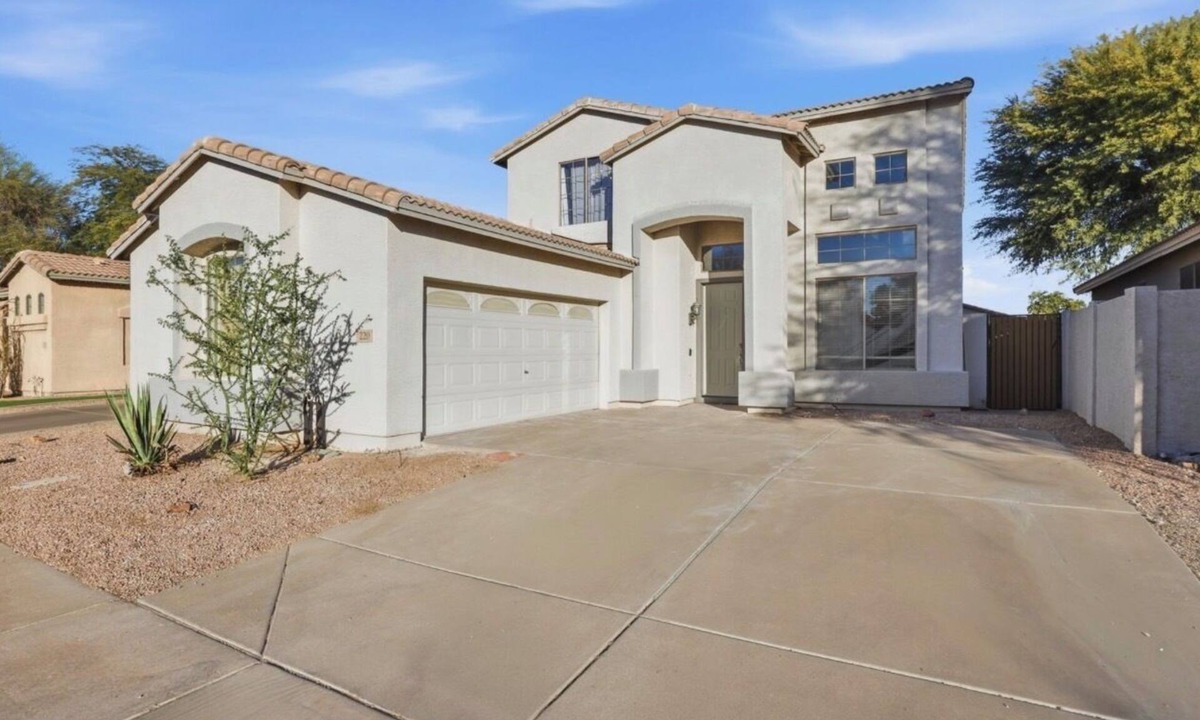 Ironwood Estates House | 3-bedroom house in fantastic Chandler with cool AC