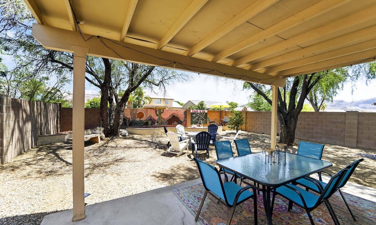 Continental Ranch House | 3BR Tucson Retreat w Mountain Views, Pool Access, Full Kitchen