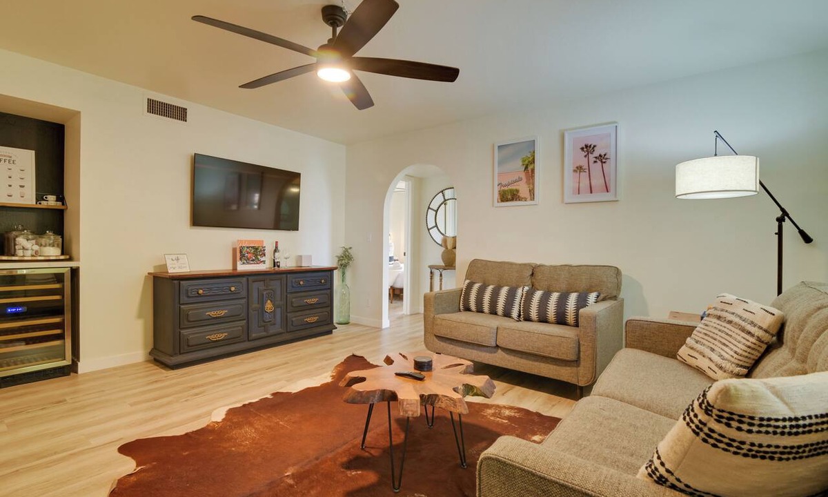 Camelback East Condo | 4 Mi to Old Town! Extended Desert Escape w/Pool
