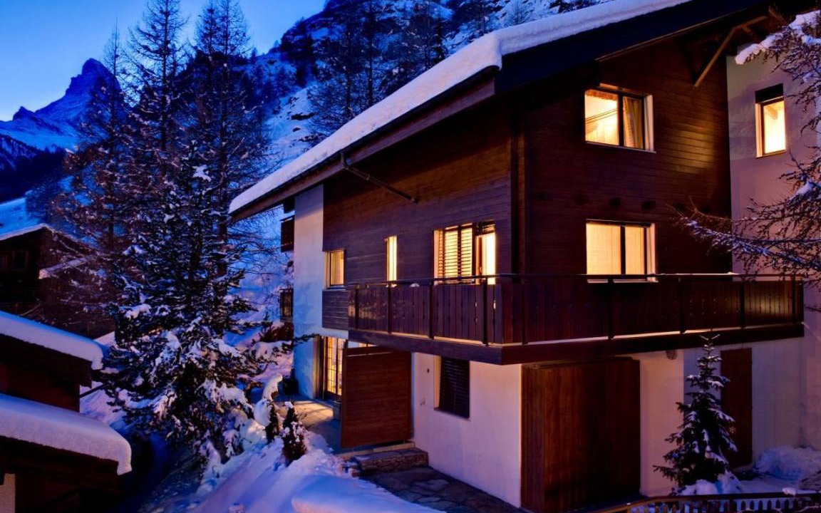 Zermatt House | 400 m² House ∙ 5 bedrooms ∙ 10 guests