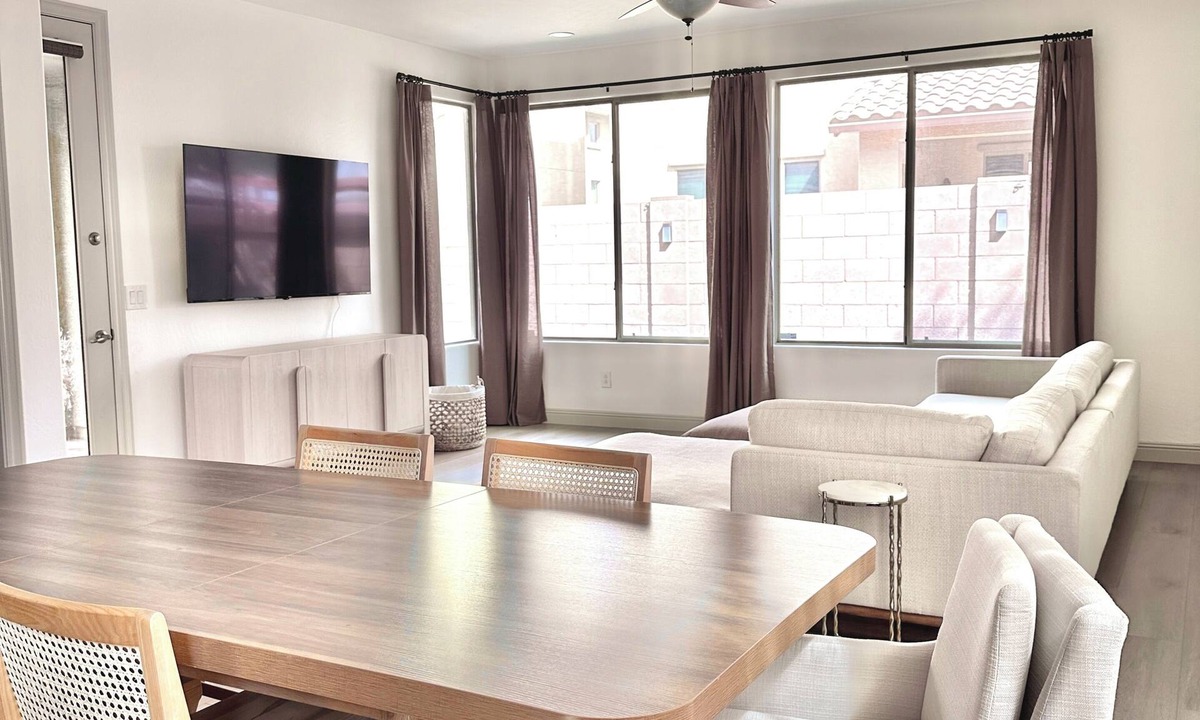 Cortina House | 5BR Home w/Pool - Sleeps 10 - 30+ Day Rental