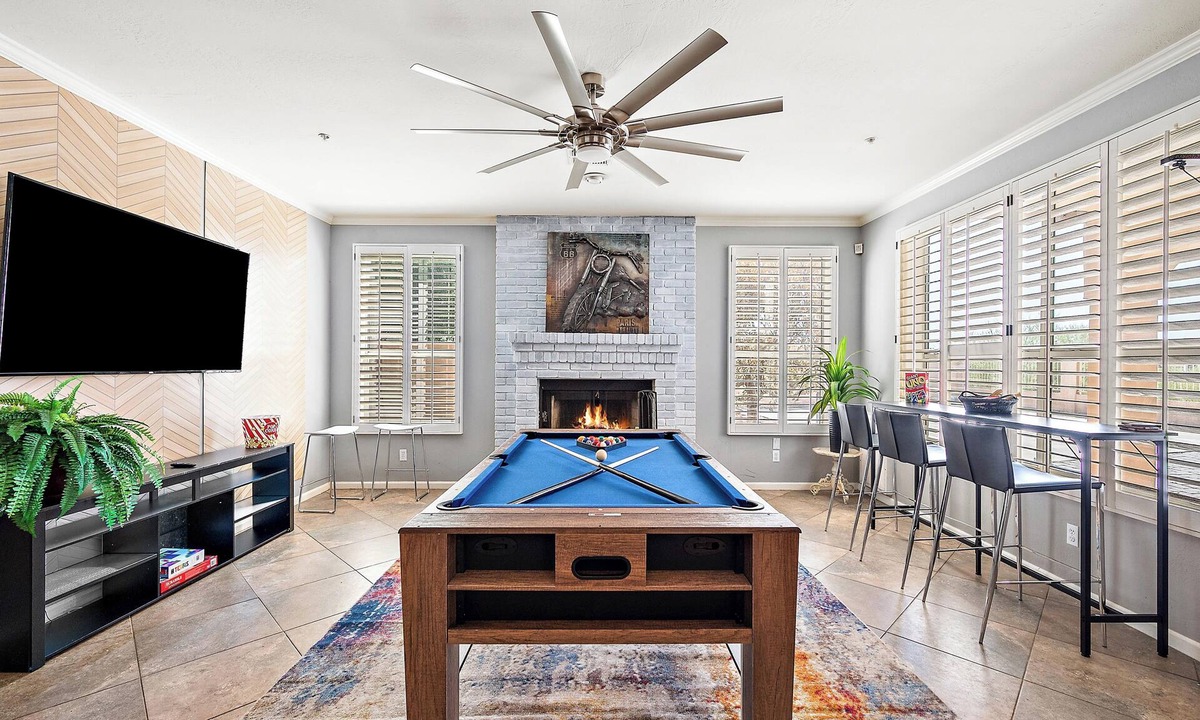 Central Scottsdale House | 5BR Luxury Stay: King Beds, Hot Tub, Games, Kids' Play Area & Private Pool