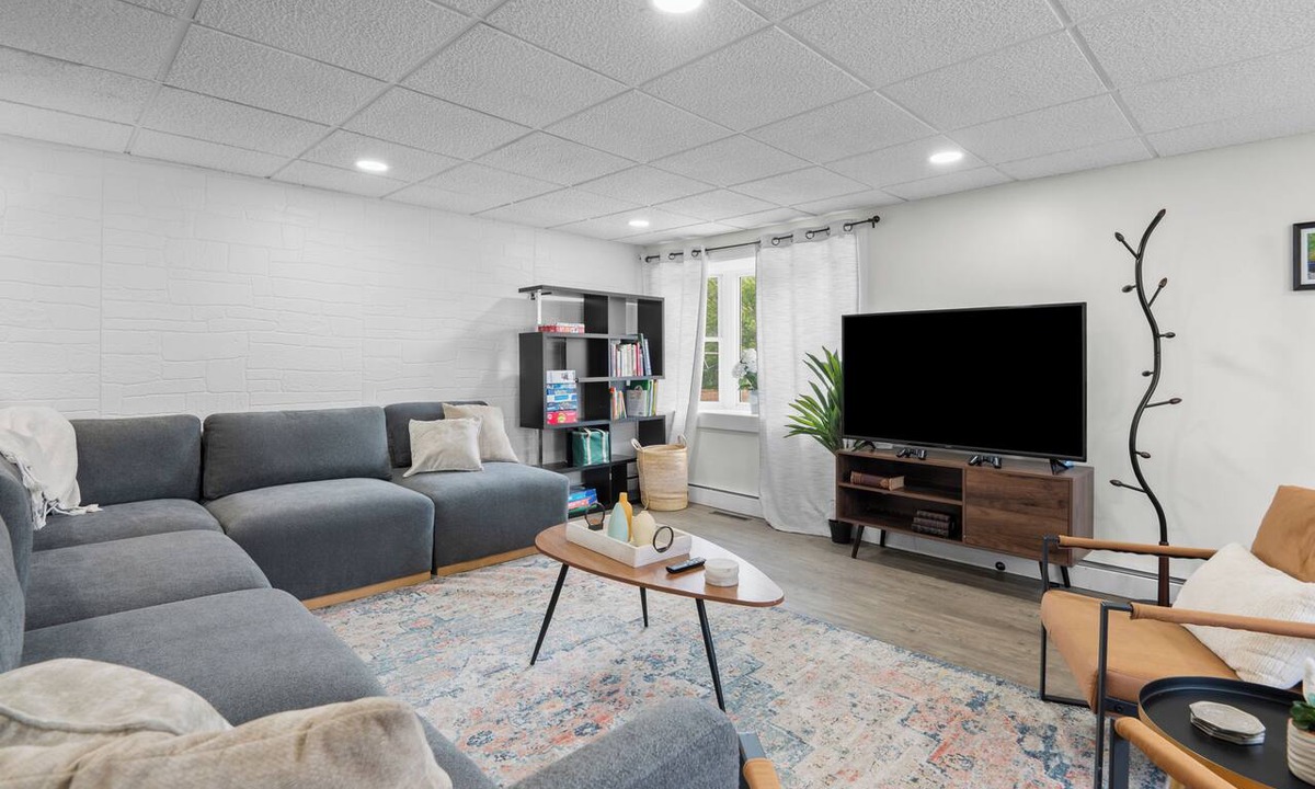 Palmerton Apartment | 5BR Retreat Minutes from Blue Mountain and Jim Thorpe - EV Charger