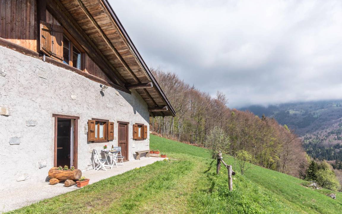 Roncone Ski Chalet | 60 m² Chalet ∙ 2 bedrooms ∙ 6 guests