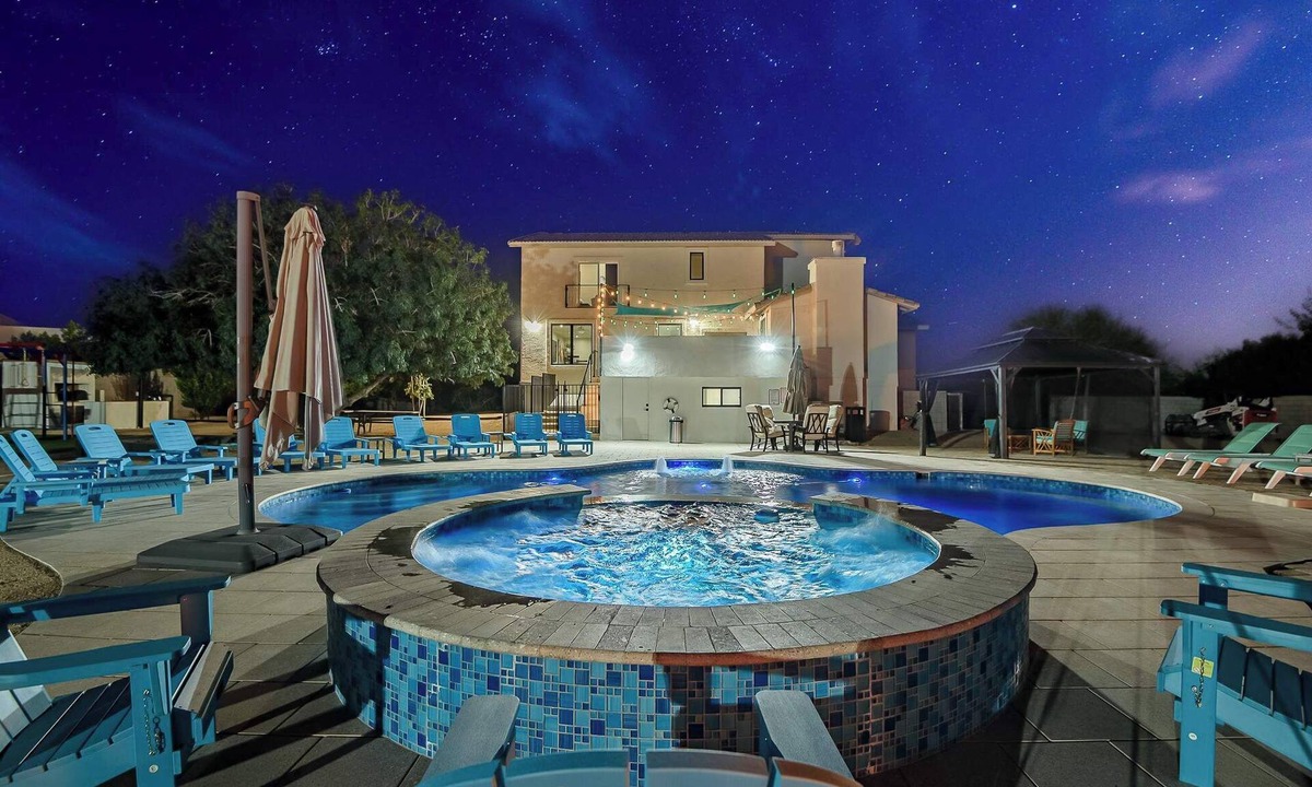 North Scottsdale House | 7 Bedroom Pickleball Pool Hot Tub Orchard