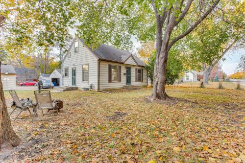 Richfield House | 7 Mi to Downtown Minneapolis: Home w/Fire Pit!