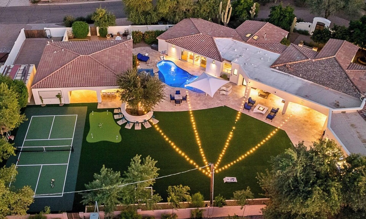 Central Scottsdale House | 7BR Scottsdale Estate w/Pickleball, Heated Pool, Spa, Guest House & Gym