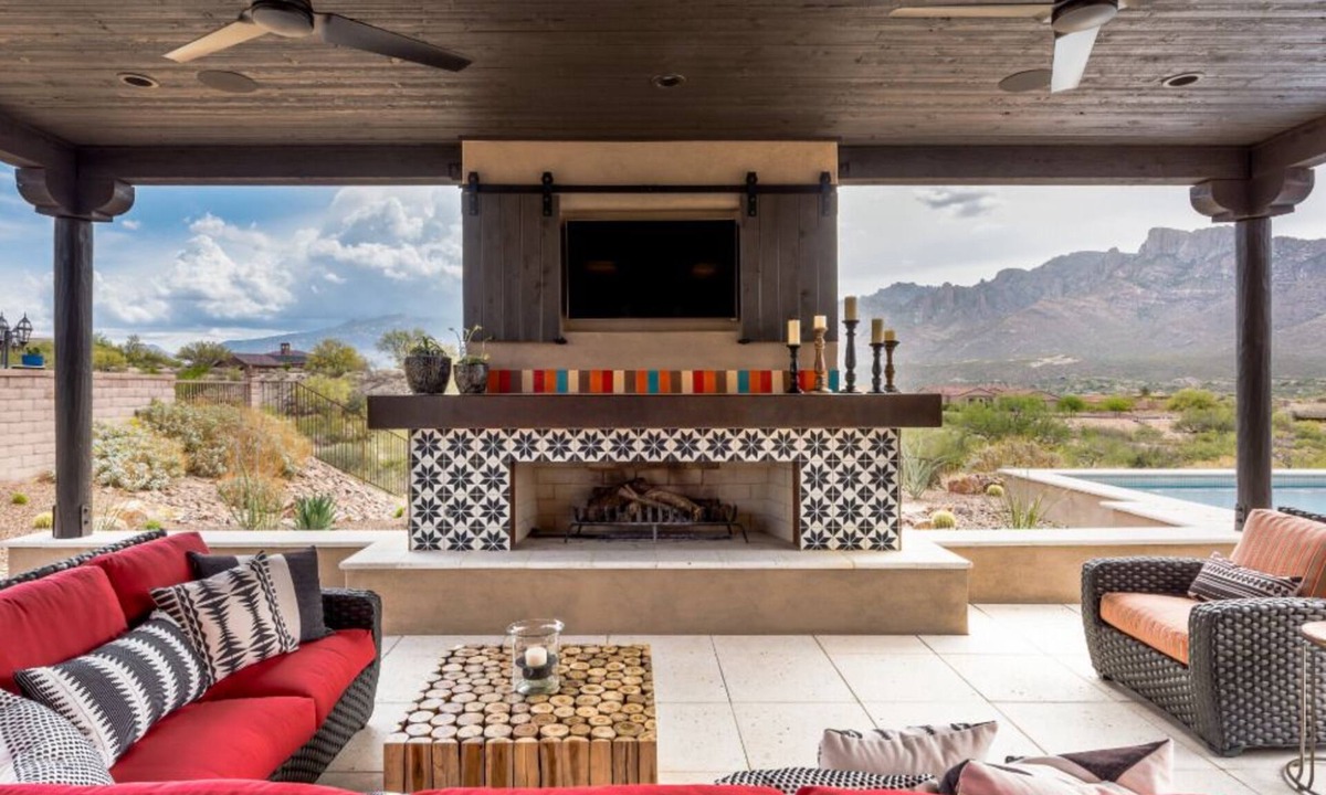 Horizon Heights House | 8 Bed Tucson Home Rental w/Mountain Views