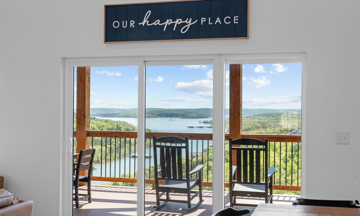 Indian Point House | 8BR Lakeview Near Silver Dollar City | Hot Tub