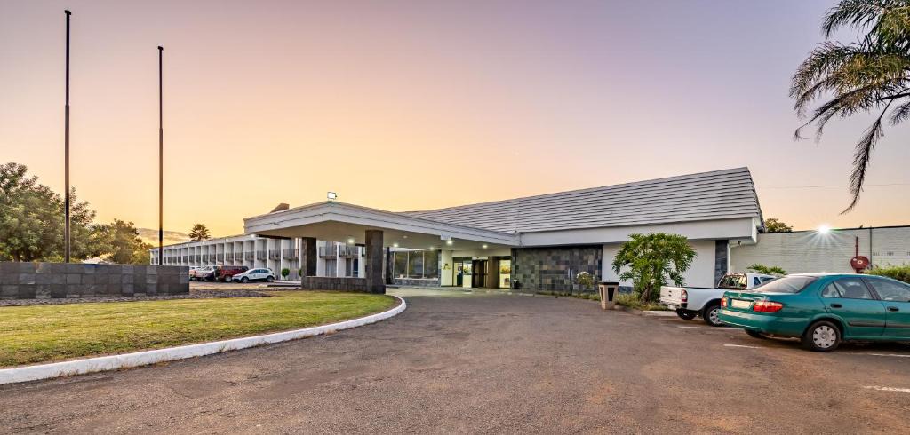 Newcastle Hotel | African Sky Newcastle Inn