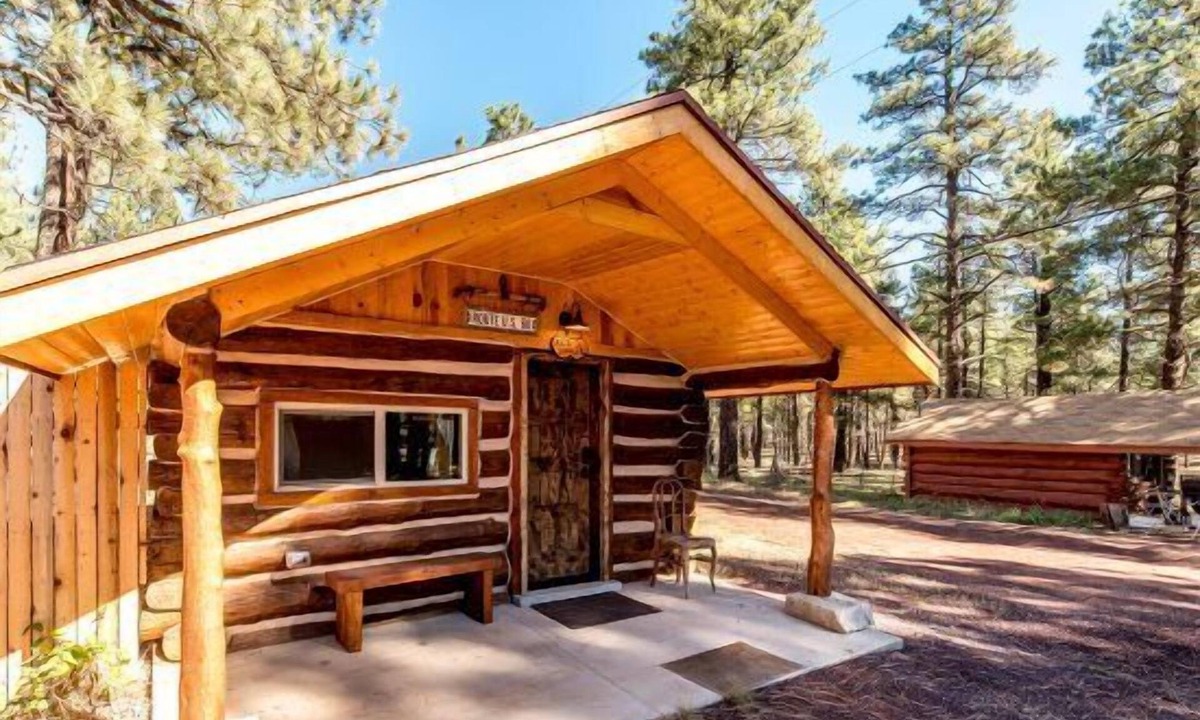 Parks Cabin | Al's Cabin | Historic Charm | Fenced Yard | Near Grand Canyon & Flagstaff