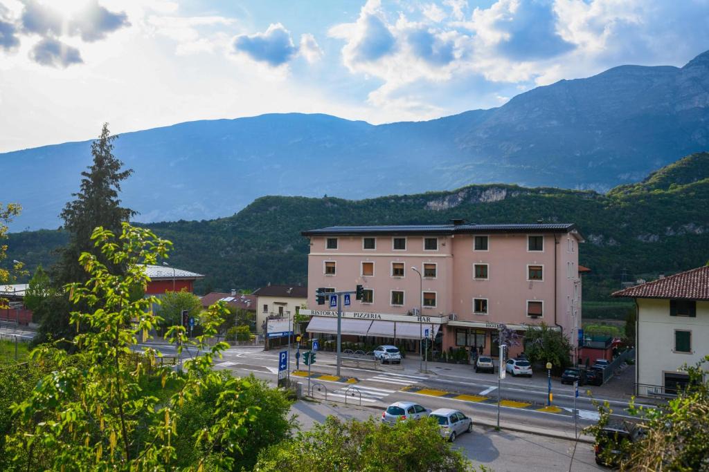 Vigolo Baselga Hotel | AlmaMed Hotel san Leonardo