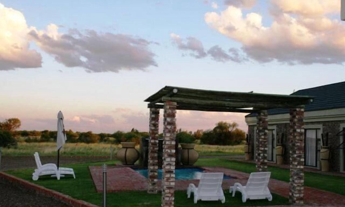Lekwa-Teemane Cabin | Almar Exclusive Game Ranch