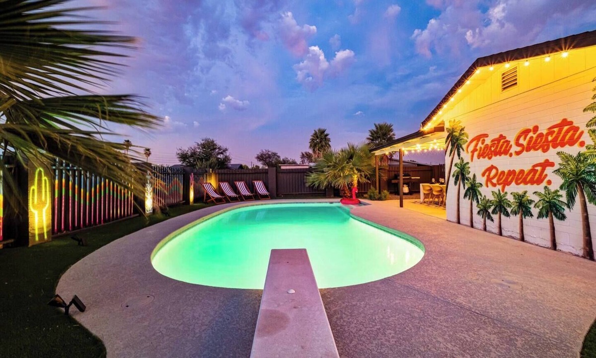 North Mountain House | Amazing 4-bed home with Golf, Fire Pit, Hot-Tub & Pool