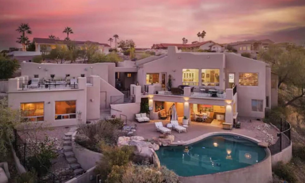 Fountain Hills House | Amazing 5 Bedrooms, Fire Pit, BBQ, Pool, Theater, Pool Table, Steam Room, Casita