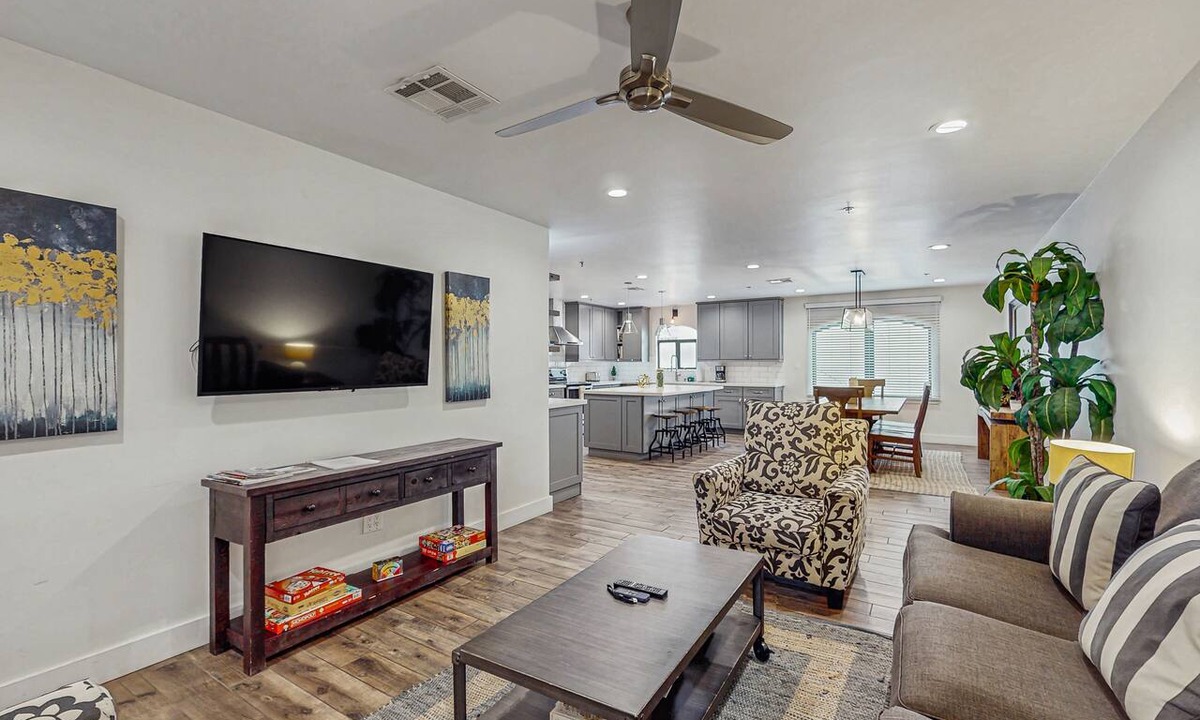 Arts District Condo | Amazing Old Town location above Grimaldi's Pizzeria - very walkable