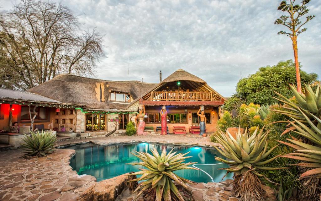 Ethels Drive Hostel | Amphitheatre Backpackers Lodge