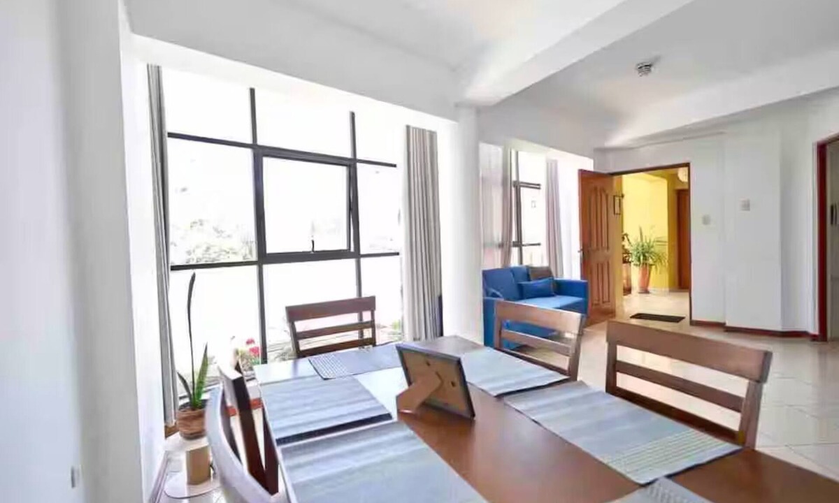 El Recreo Apartment | Amplio y en Céntrica Urbanización, segundo piso