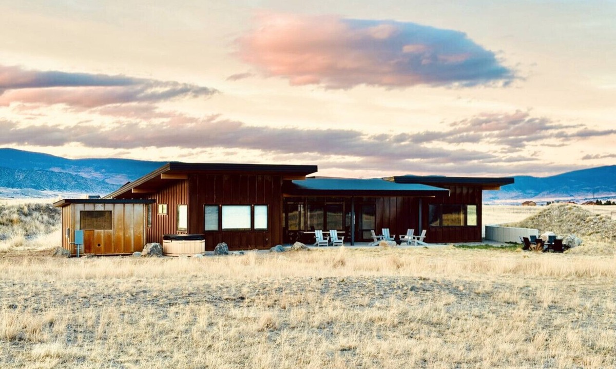 Livingston House | Antelope Run Wellness Retreat | The Bunk House