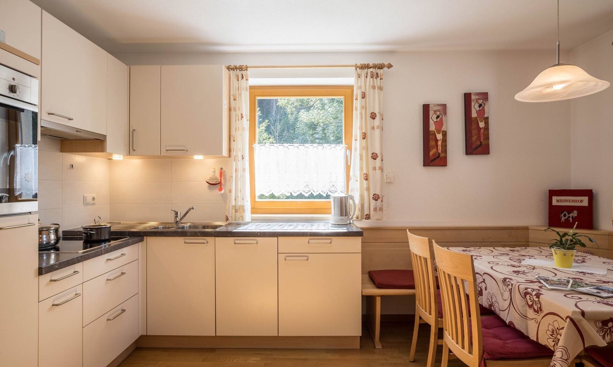 Campo Tures Apartment | Apartment "Alpenrose - Mesnerhof" with Mountain View, Wi-Fi, Terrace & Garden