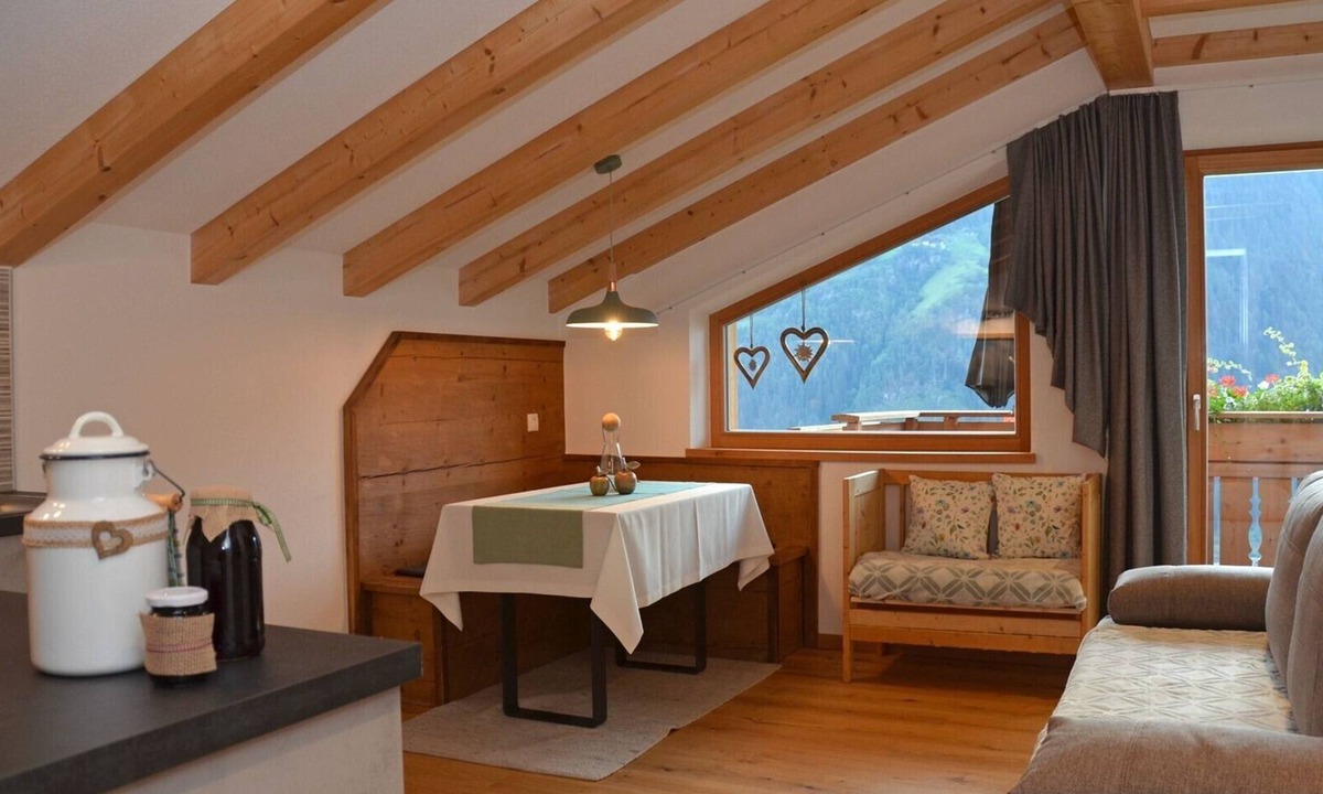 Campo Tures Apartment | Apartment 'Alpenblau' with Mountain View, Balcony and Wi-Fi