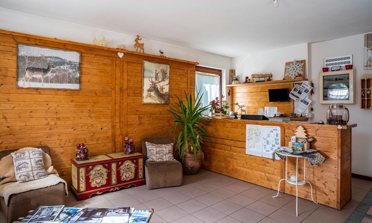 Strembo Apartment | Apartment "Aparthotel Strembo Pedrotti" with Mountain View & Shared Garden