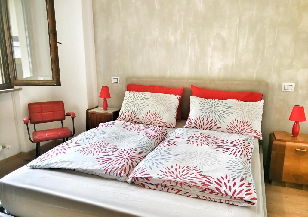 Bolognano-Vignole Apartment | Apartment Bed & Climb
