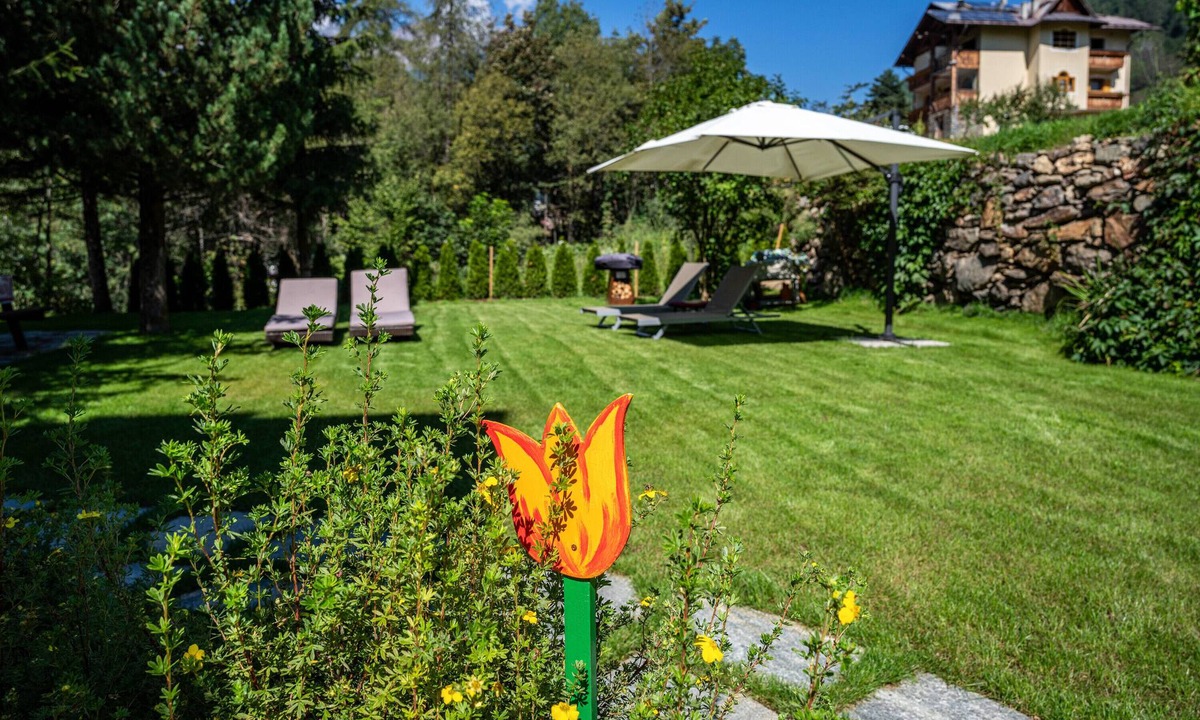Celledizzo Apartment | Apartment 'Casa Ai Laresi 2' with Private Garden and Wi-Fi