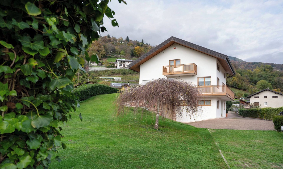 Roncegno Apartment | Apartment 'Casa Hueller' with Mountain View, Private Terrace and Wi-Fi