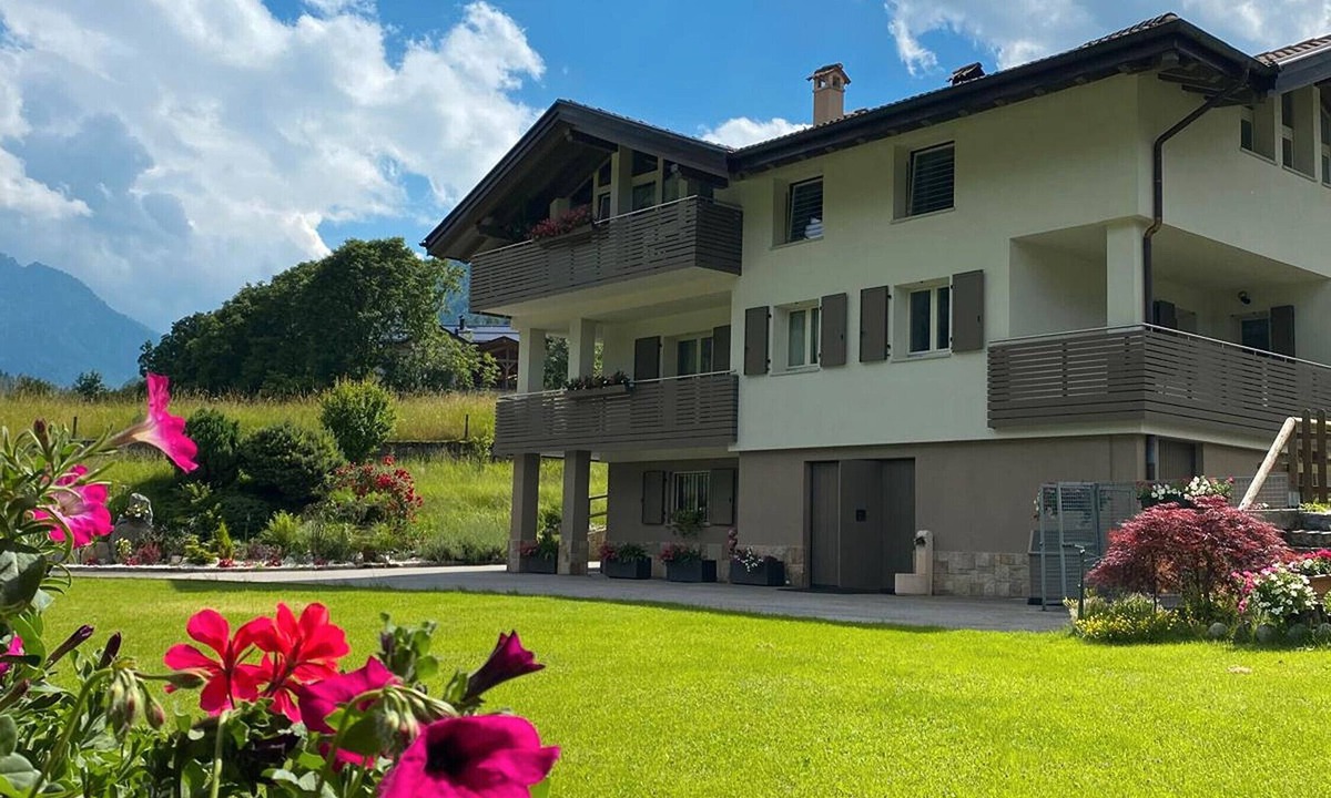 Porte di Rendena Apartment | Apartment "Casa Nova" with Mountain View & Private Garden