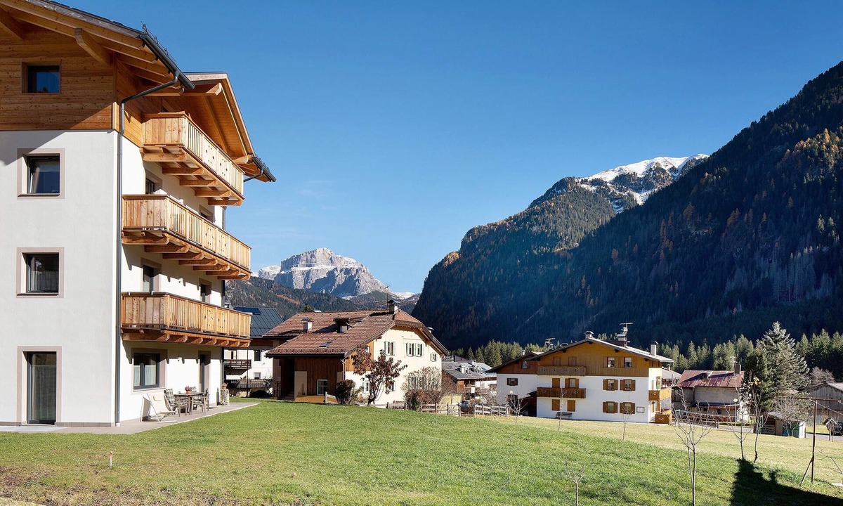 Mazzin Apartment | Apartment 'Cesa Pattis' with Mountain View, Private Garden and Wi-Fi
